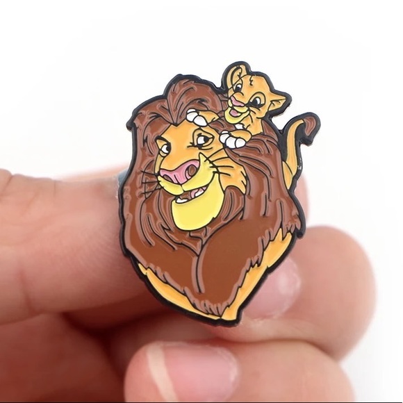 Lion King Enamel Pin Father Son Cartoon Disney Lions Mufasa Metal Badge Dad Gift - Picture 2 of 9